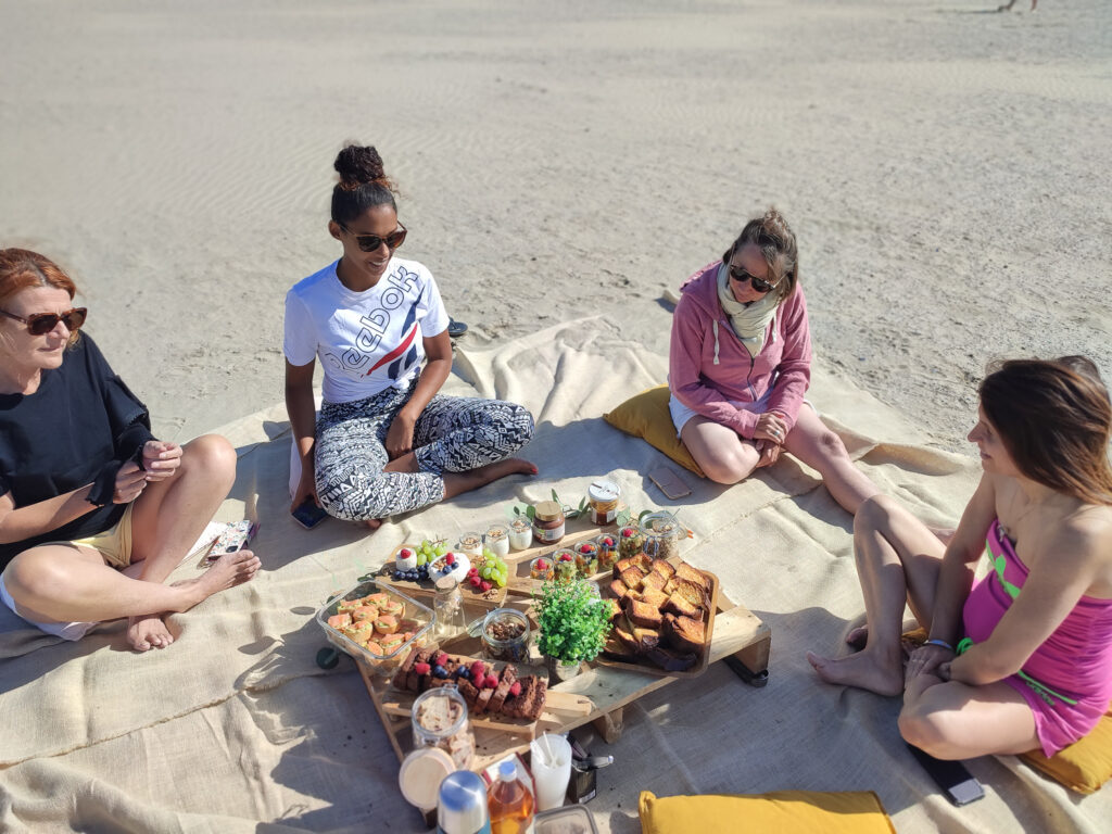 femmes brunch plage